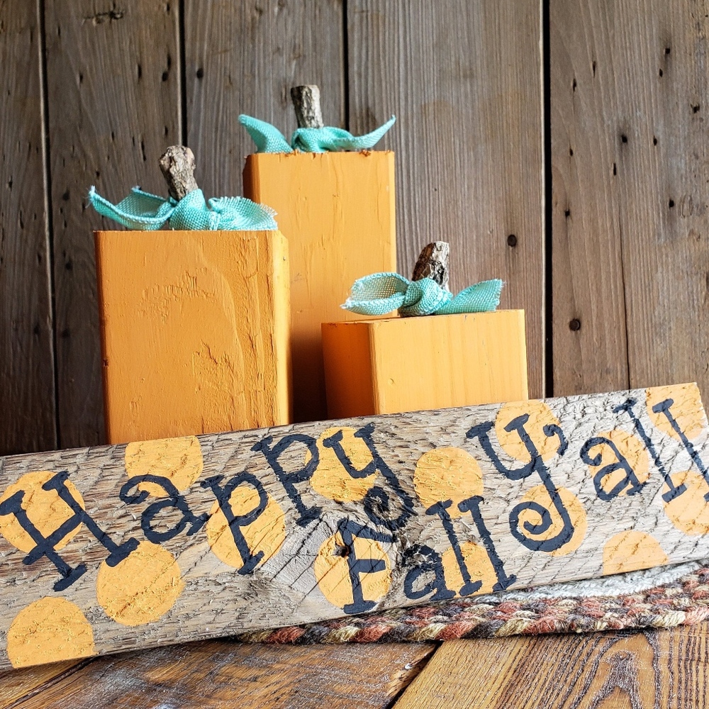 Happy Fall Y'all Pumpkins wth Barnwwod Sign